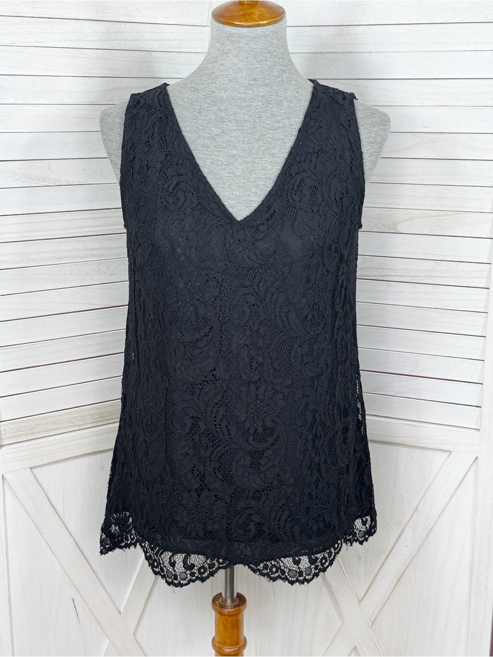 WHBM‎ Lace Front Pleated Chiffon Back Sleeveless Tank Top Black XS Coquette Goth